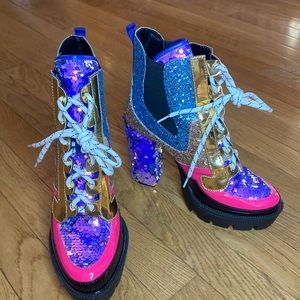 Multicolor glitter heel! Size 7, brand new never worn.